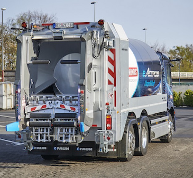 Wywóz odpadów o neutralnym bilansie emisji CO2 Informacje dla dekarza, cieśli, blacharza, architekta, projektanta, konserwatora i inwestora. Błędy, usterki, wilgoć i zacieki. Budowa, remonty i naprawy. Dachy płaskie, zielone i skośne. Dachówki, blachodachówki, łupek, gont, folie, papy, blachy. Konstrukcje, materiały, wykonawstwo. Więźba dachowa, drewno i prefabrykaty. Kominy i obróbki. Okna dachowe. Narzędzia i urządzenia. Izolacje i wentylacja.